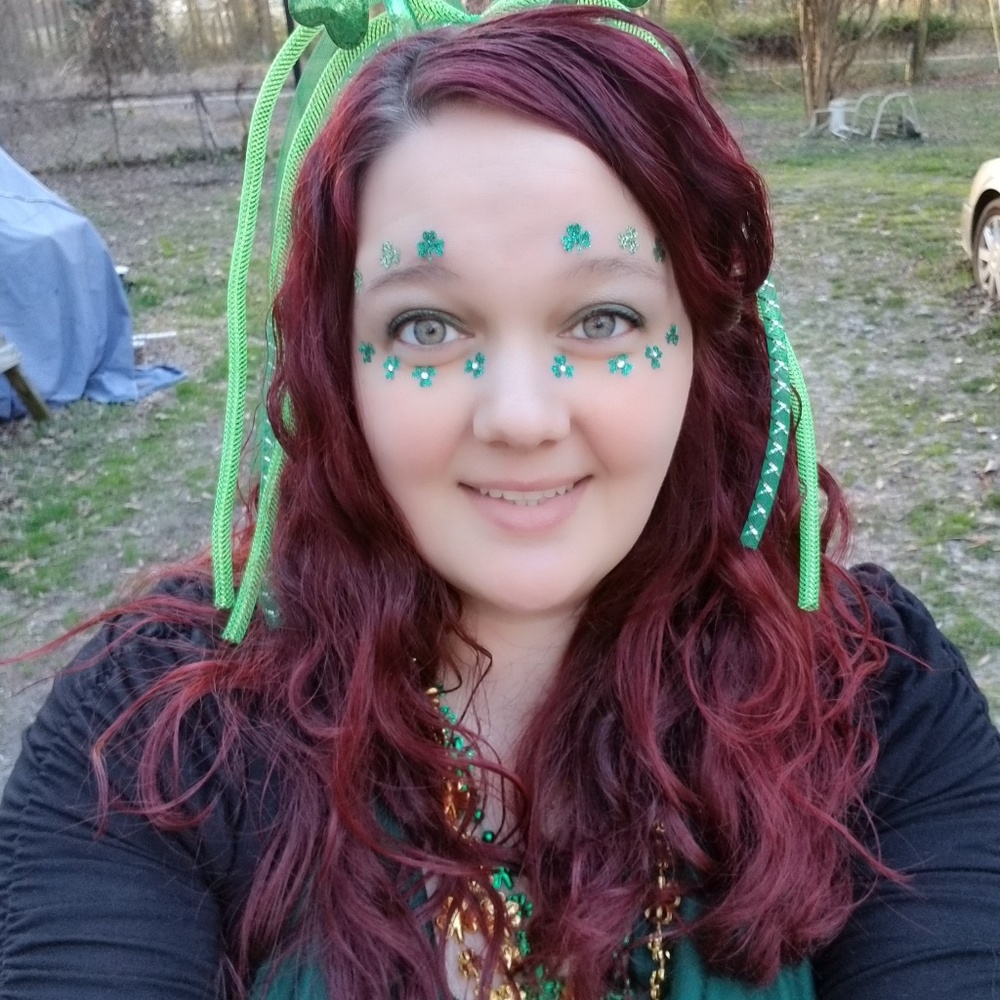 Meet your Posher, Lois